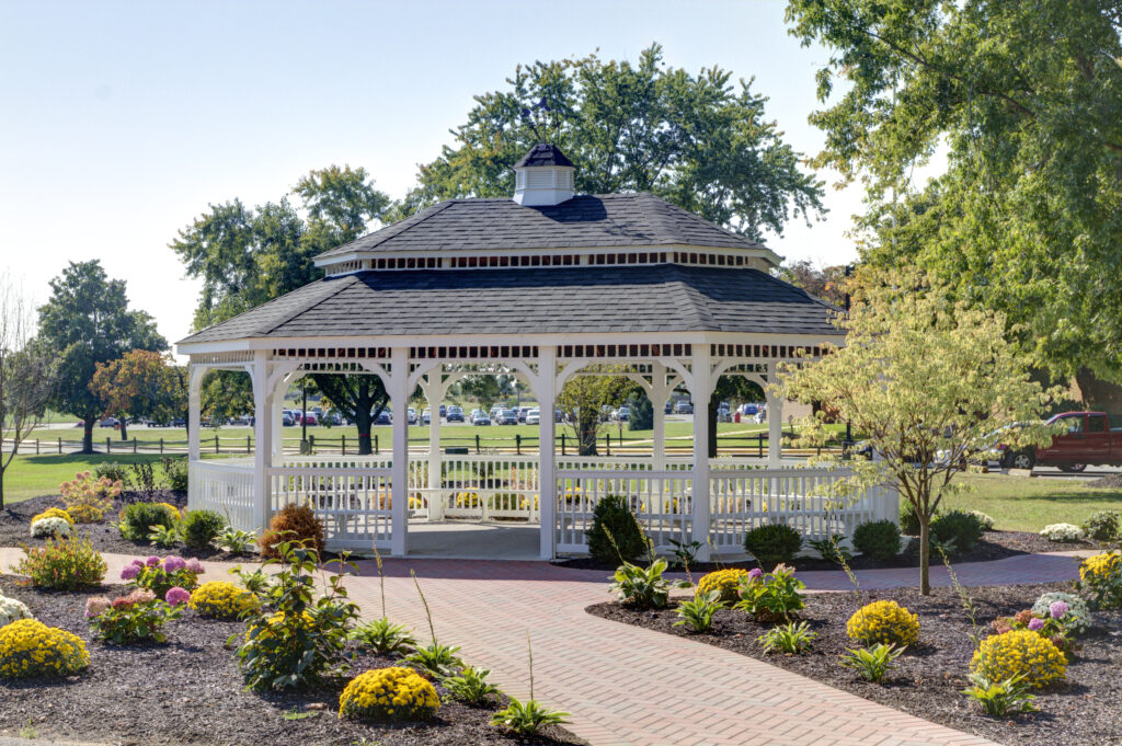 20x28 Oval Colonial Style